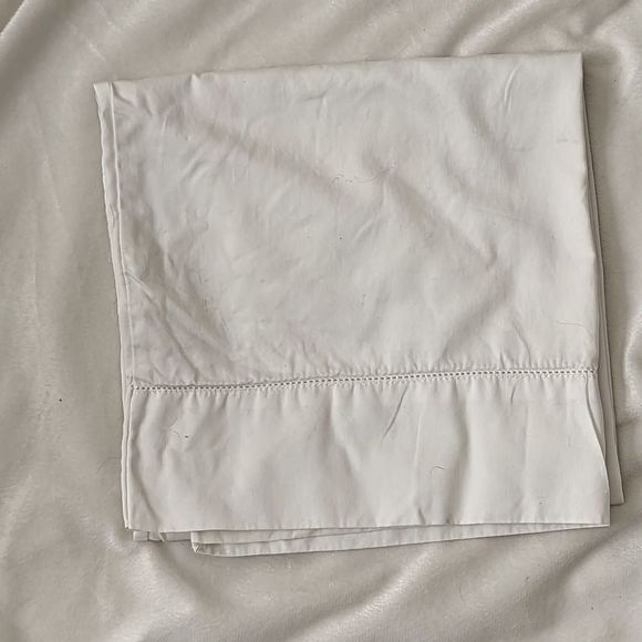 Calvin Klein cream sateen 100% cotton single king pillowcase - Picture 1 of 3